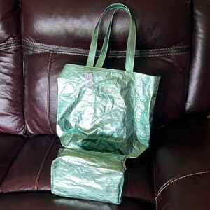Clinique Tote w/ Cosmetic Bag